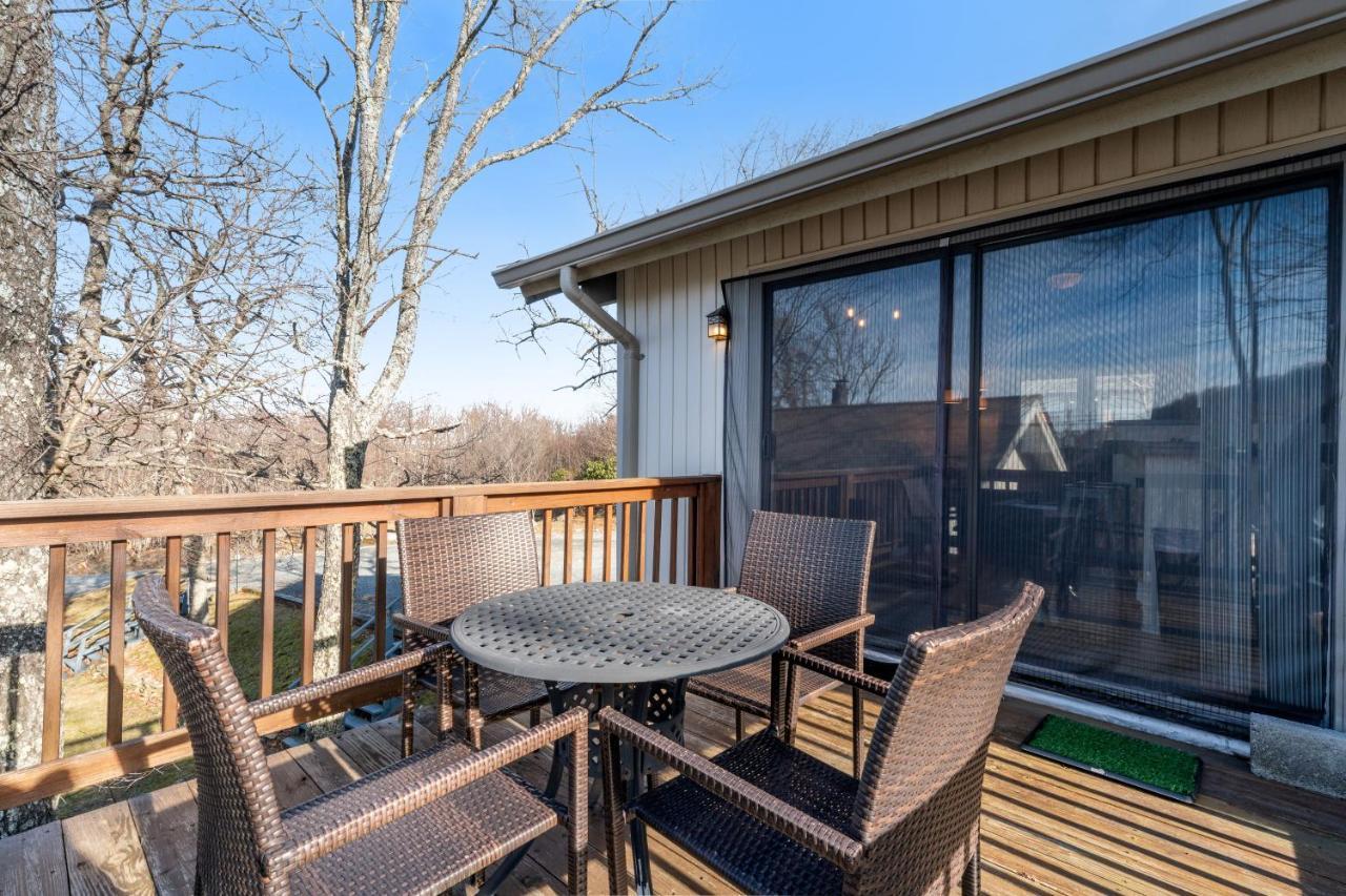 Bear'S Loft Apartment Beech Mountain Bagian luar foto
